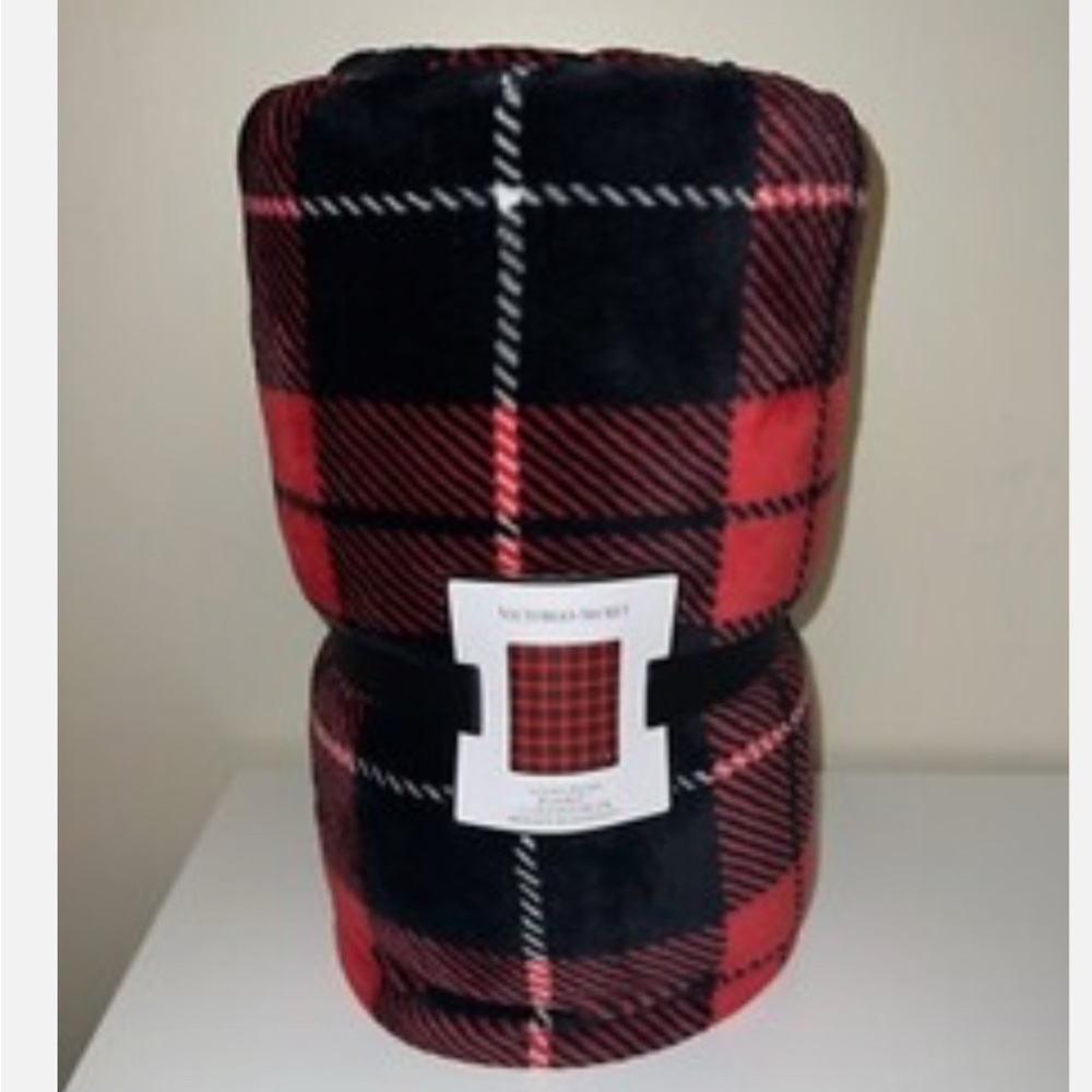 Victoria secret Red and Black Plaid Blanket Sherpa